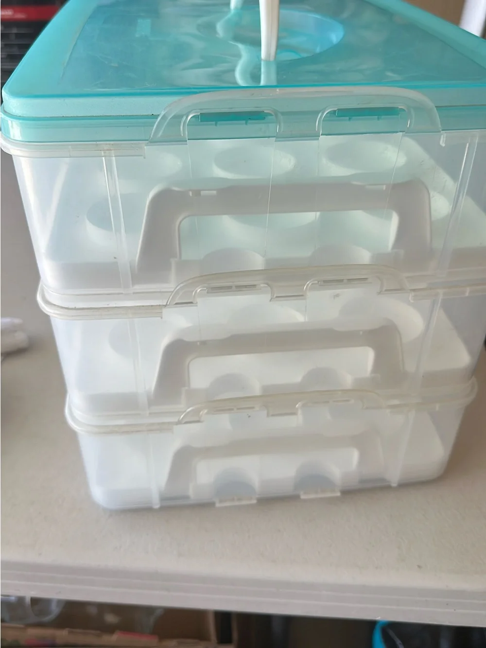 Clear Stackable 24 Cupcake Storage Organizer with Aqua Handle Lid
